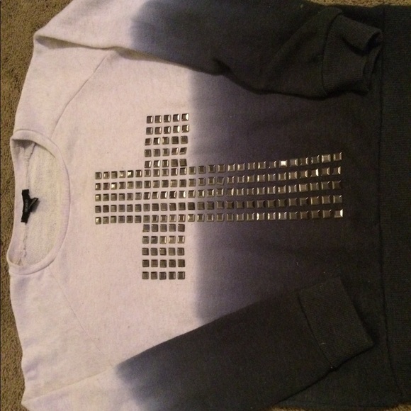 ❣BLOW OUT SALE❣Cross sweater XL - Picture 1 of 1